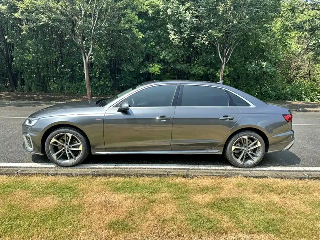 Audi A4L 2020