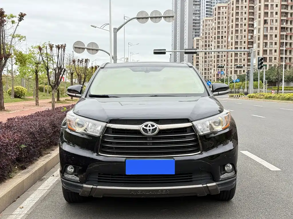 Toyota Highlander 2017 — фото 1