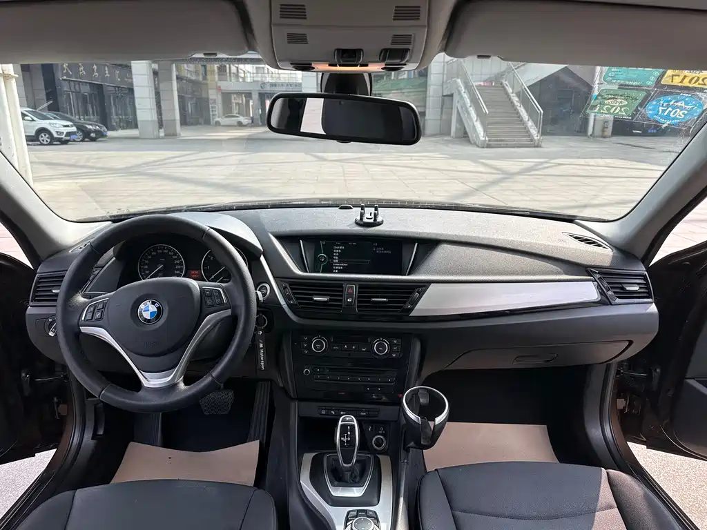 BMW X1 2015 — фото 23