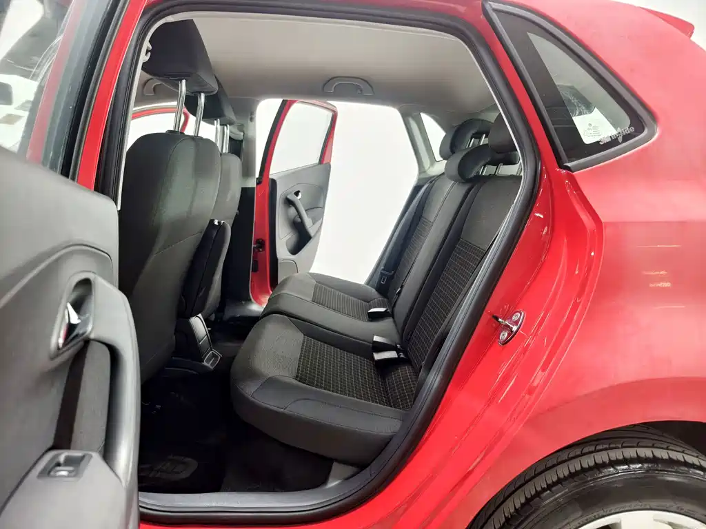 Volkswagen Polo 2015 — фото 12