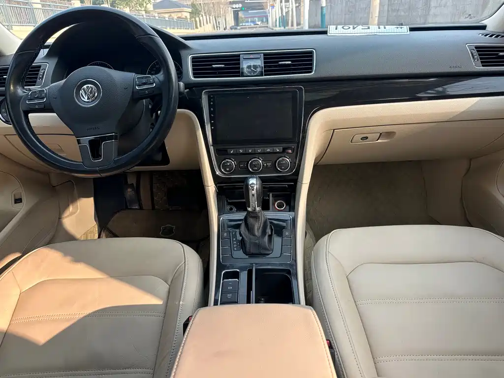 Volkswagen Passat 2015 — фото 15