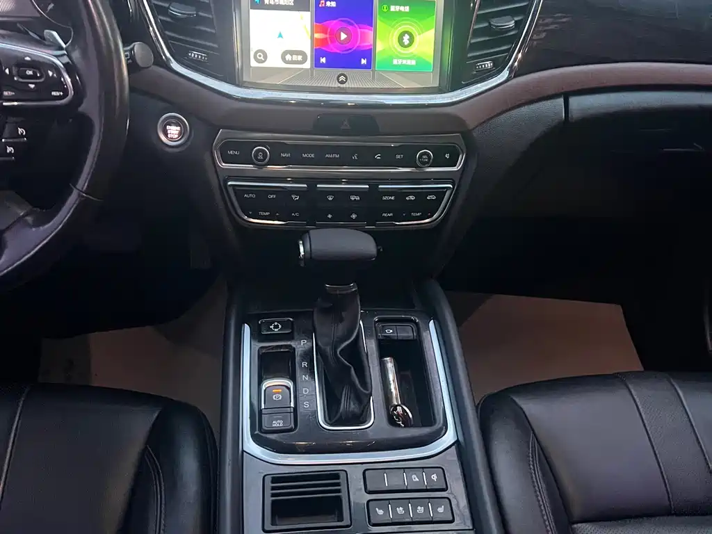 GAC Motor Trumpchi GS8 2017 — фото 12