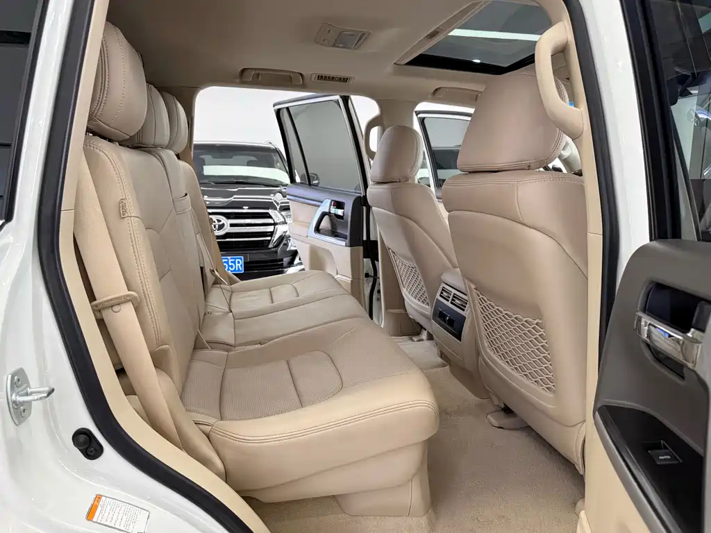 Toyota Land Cruiser 2020 — фото 14