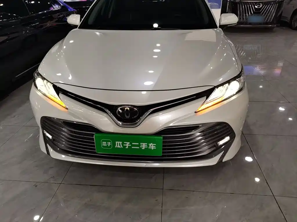 Toyota Camry 2020 — фото 3