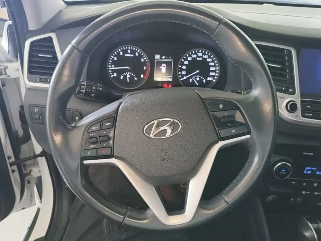 Hyundai Tucson 2015 — фото 11
