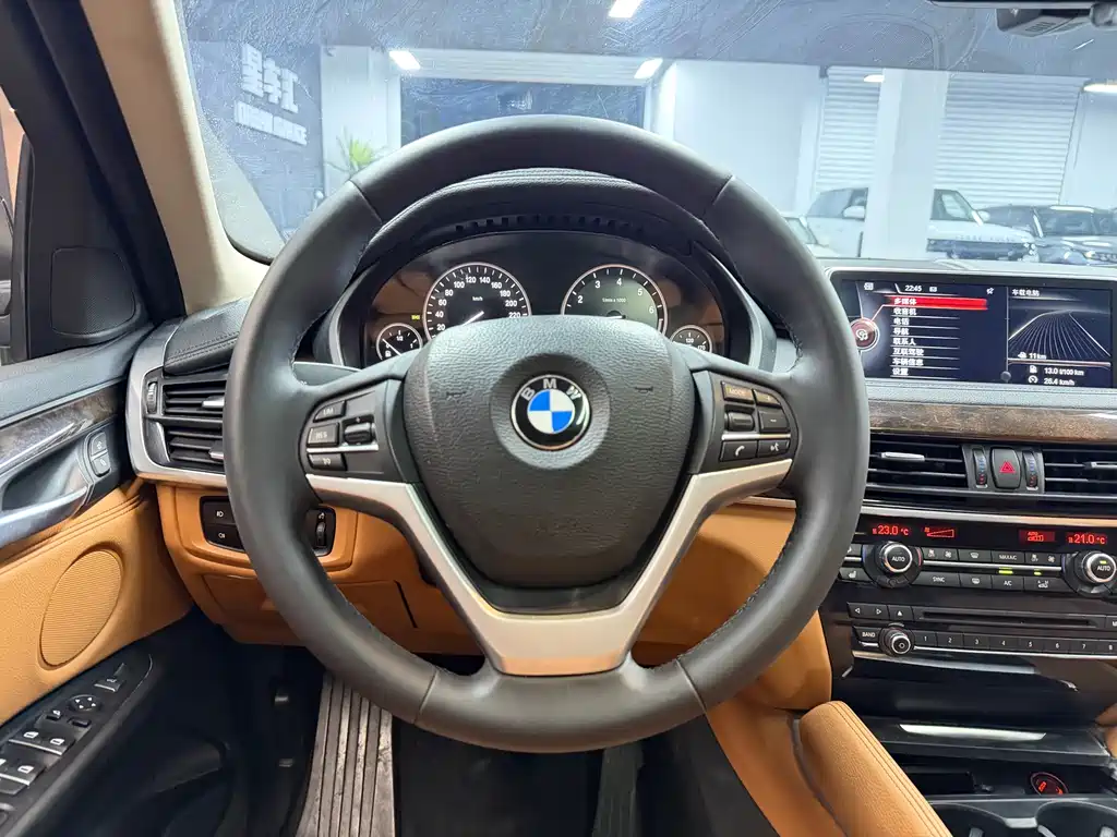 BMW X6 2016 — фото 8