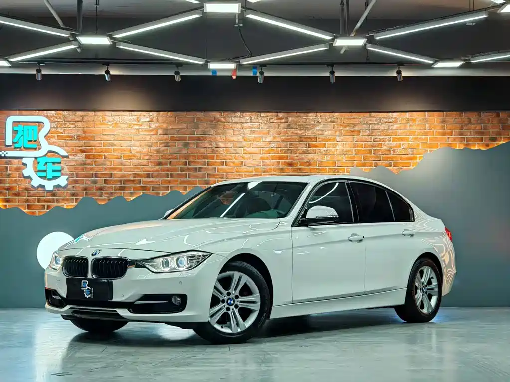BMW 3 Series 2015 — фото 1