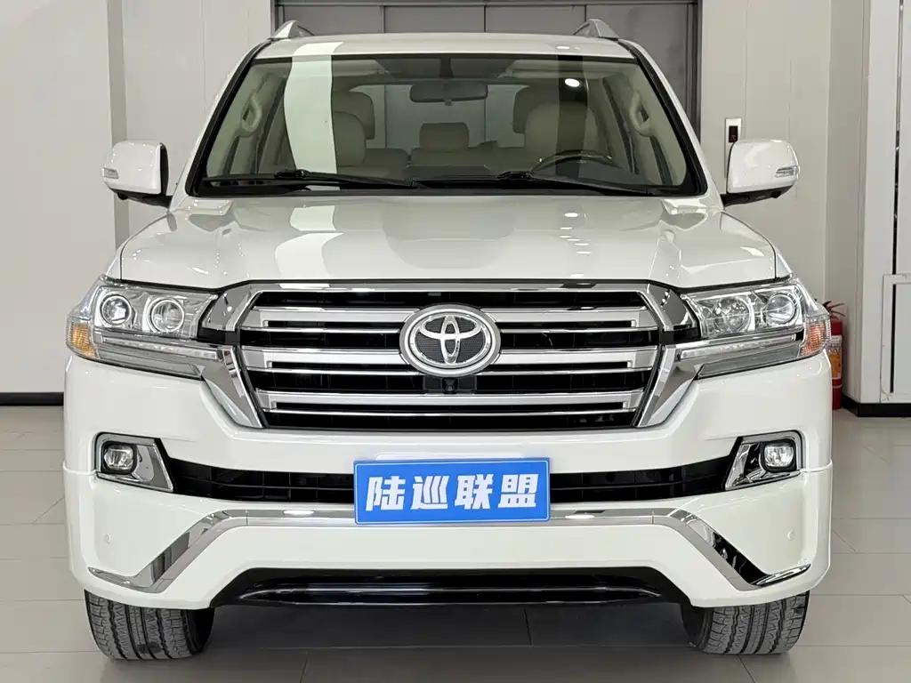 Toyota Land Cruiser 2018 — фото 3