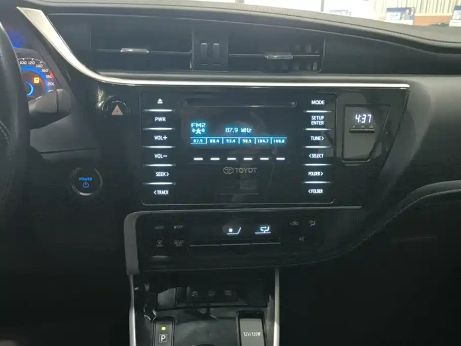 Toyota Corolla 2018 — фото 12