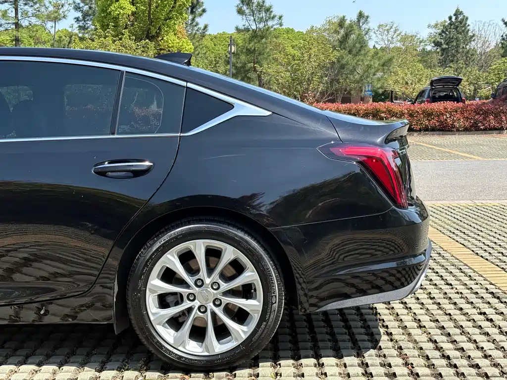 Cadillac CT5 2022 — фото 29