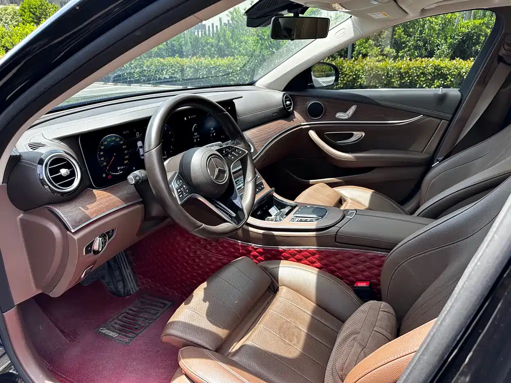Mercedes-Benz E-Class 2023 — фото 8