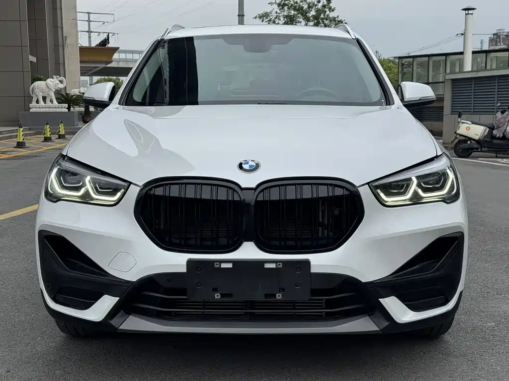 BMW X1 2023 — фото 1