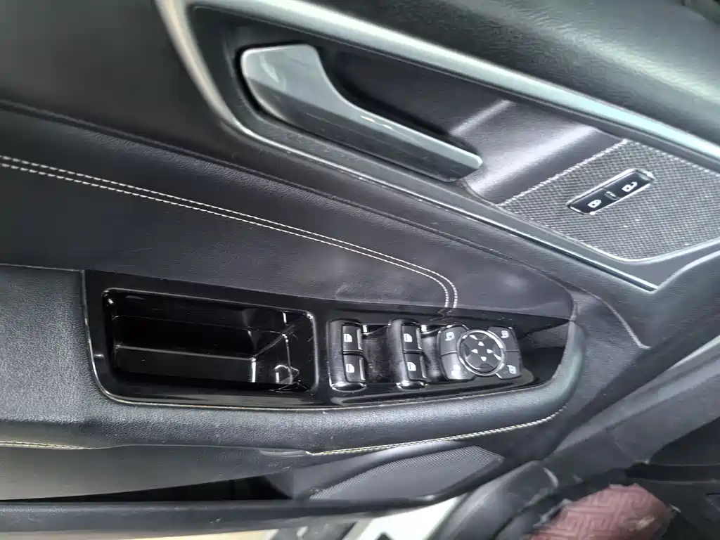 Ford Edge 2017 — фото 16