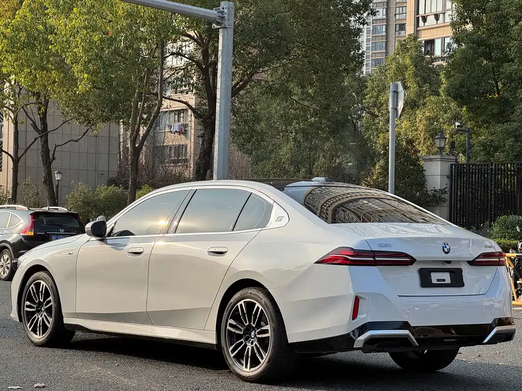 BMW 5 Series 2024