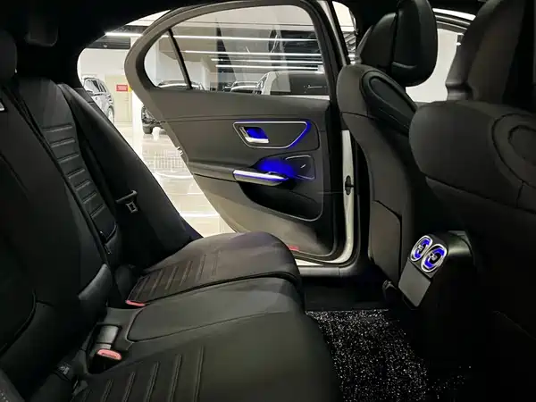 Mercedes-Benz C-Class 2024