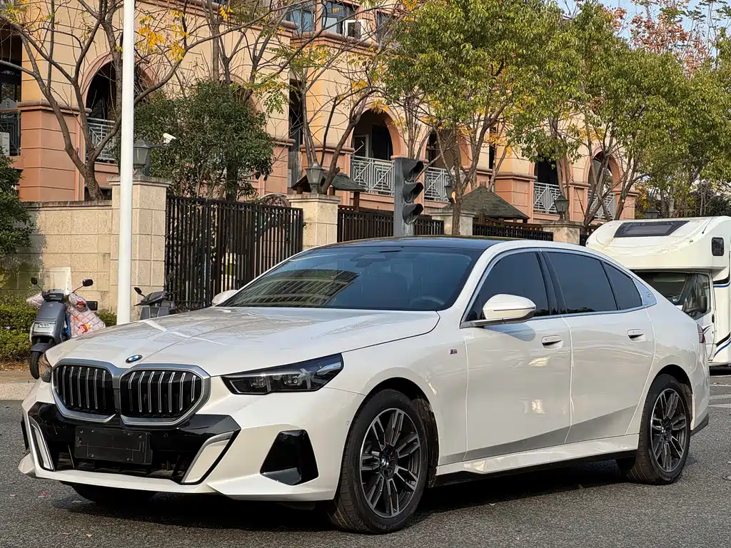 BMW 5 Series 2024