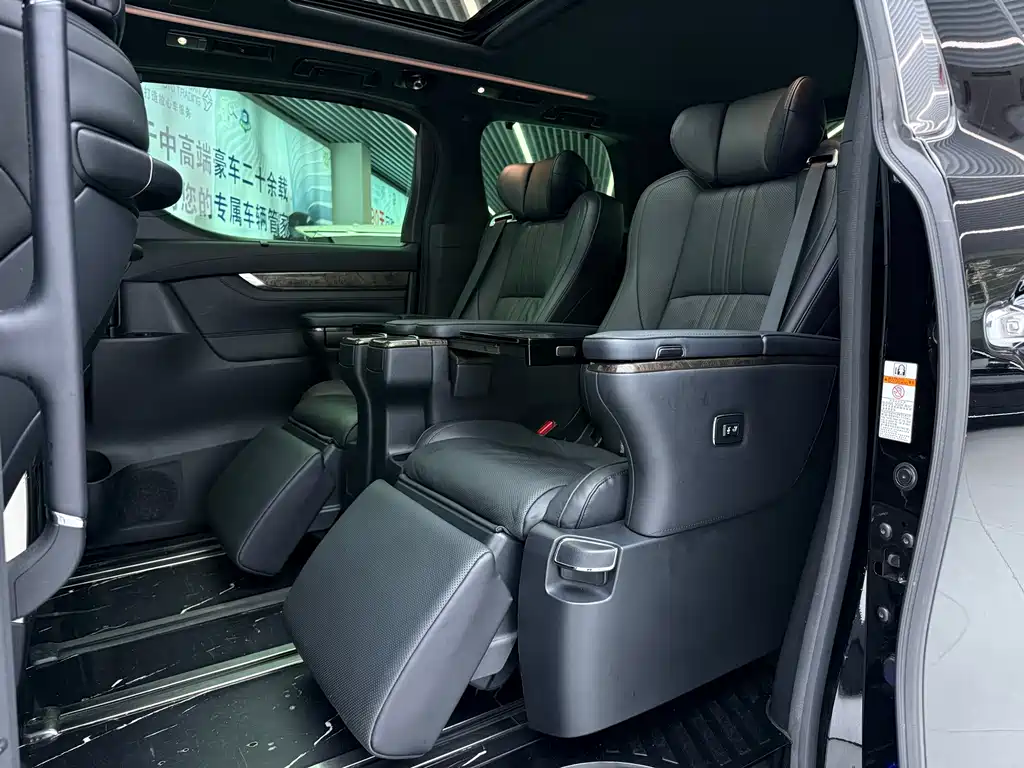 Toyota Vellfire 2020 — фото 13