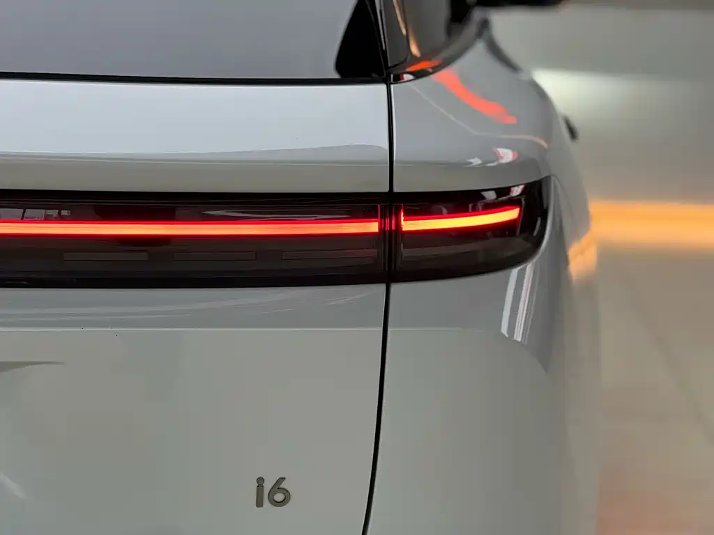 Li Auto i6 2025 — фото 15