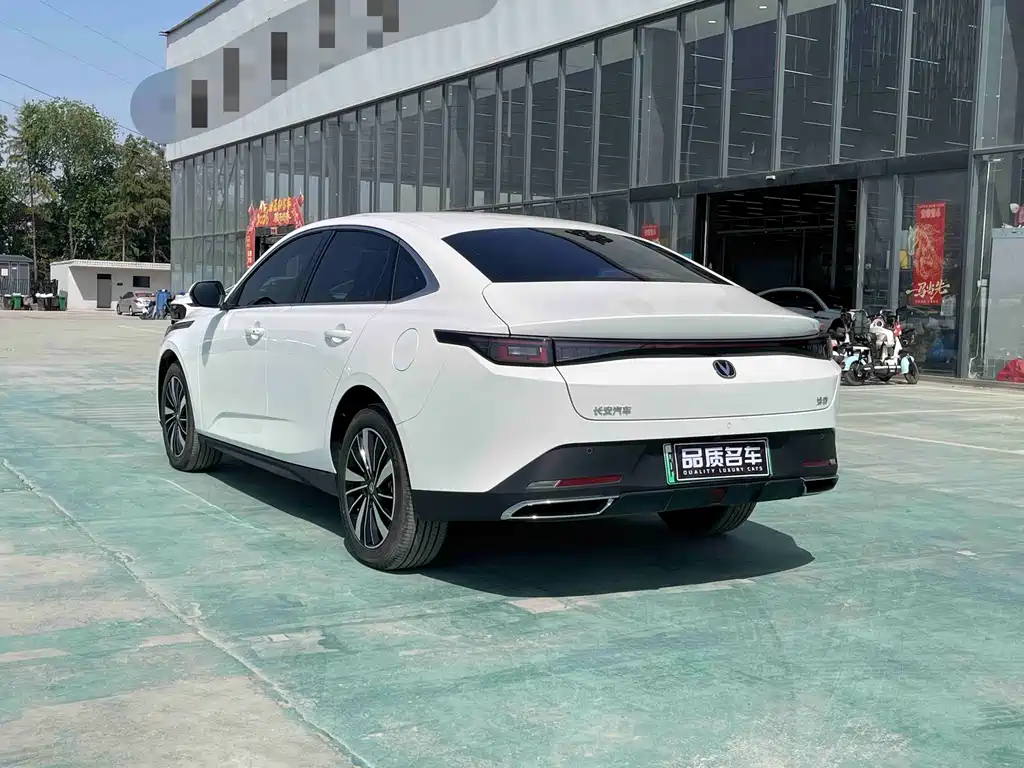 Changan Eado PHEV 2026 — фото 14