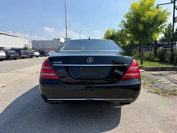 Mercedes-Benz S-Class 2010