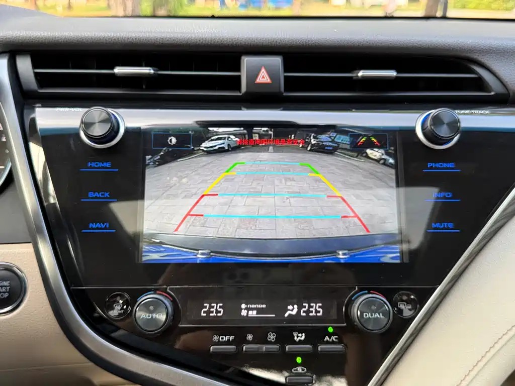 Toyota Camry 2020 — фото 18