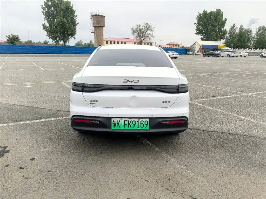 BYD Seal 05 DM-i 2025 — фото 8