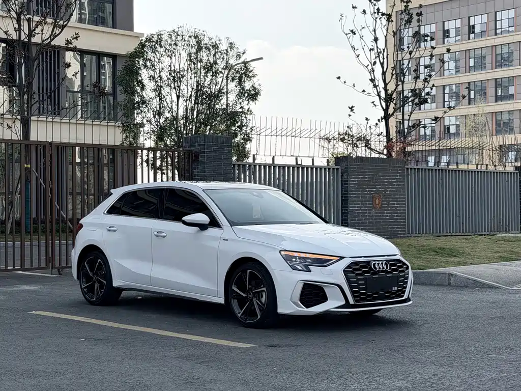 Audi A3 2023 — фото 3