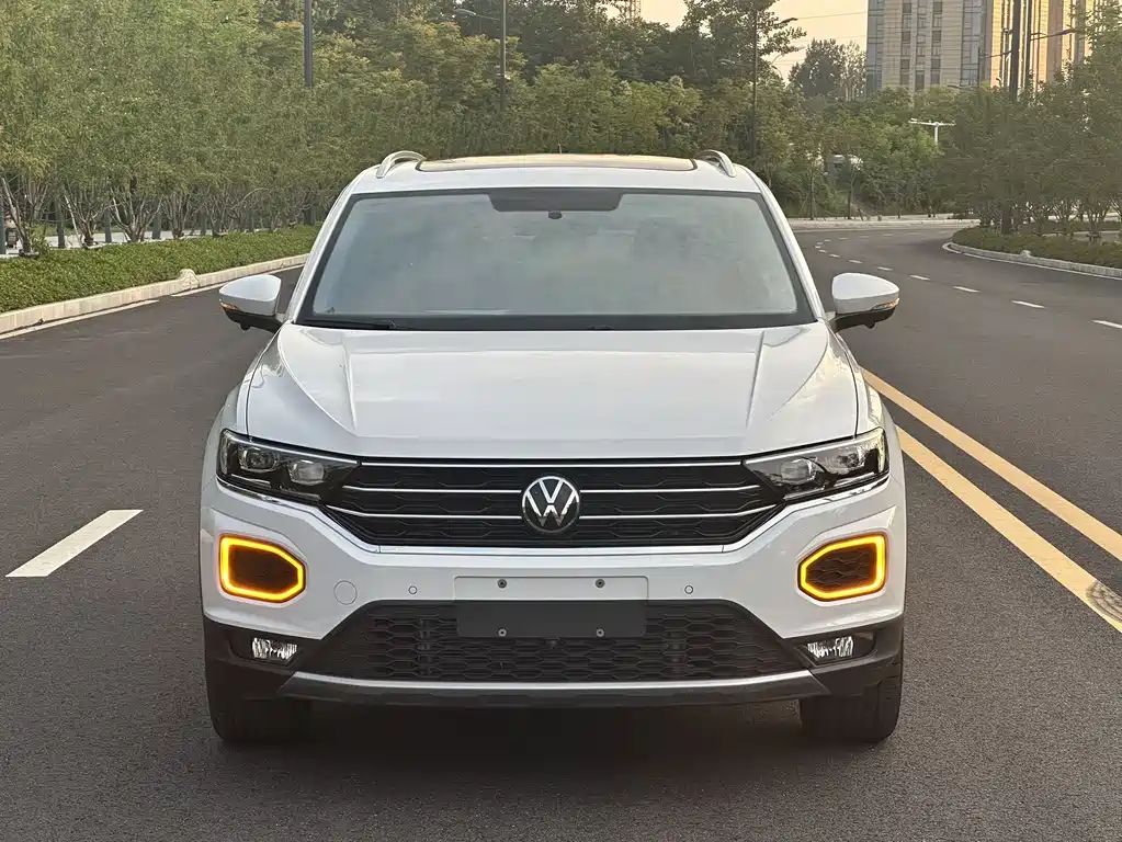 Volkswagen T-Roc 2023 — фото 2