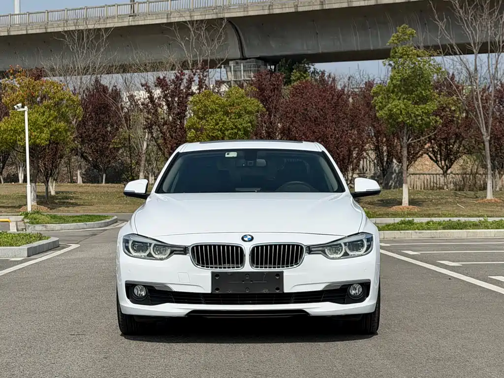 BMW 3 Series 2018 — фото 2