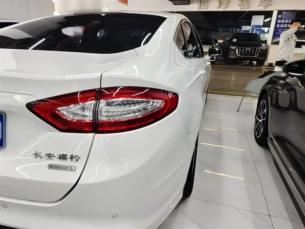Ford Mondeo 2016 — фото 8
