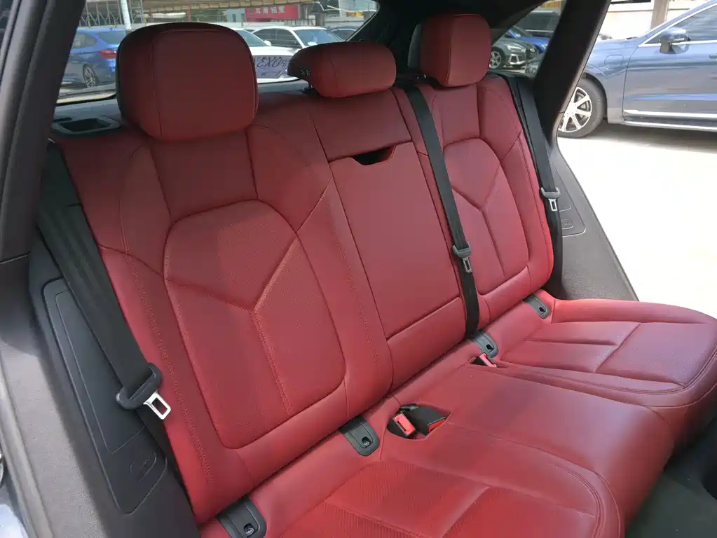 Porsche Macan 2019 — фото 17