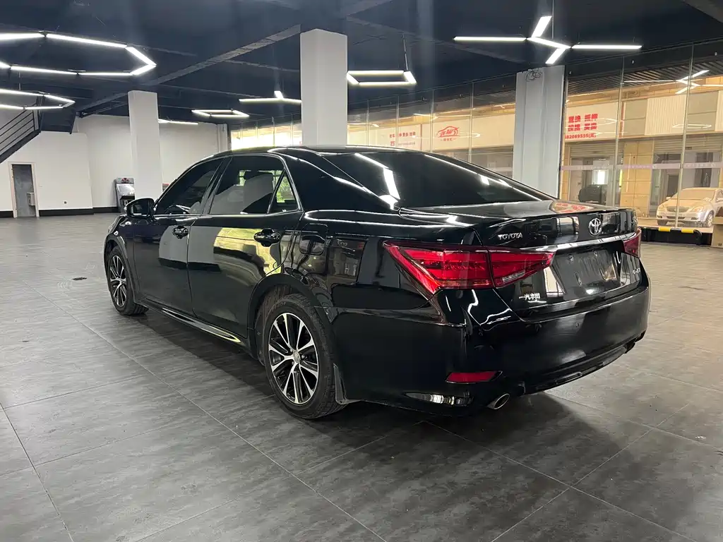 Toyota Crown 2019 — фото 10