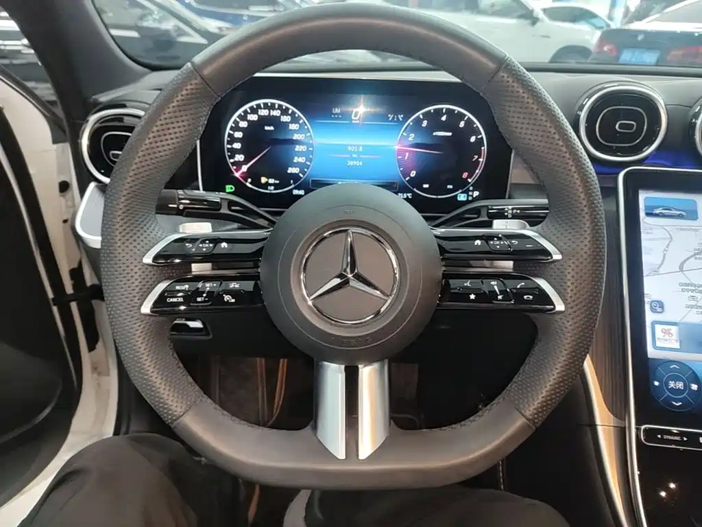 Mercedes-Benz C-Class 2024 — фото 11