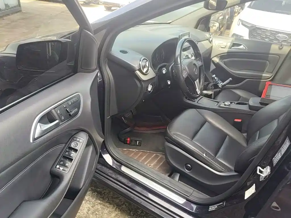 Mercedes-Benz B-Class 2015 — фото 16
