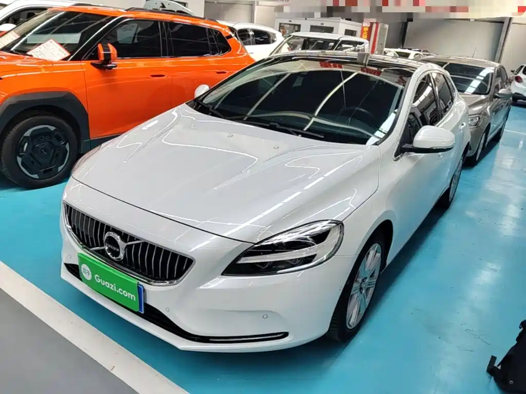 Volvo V40 2018