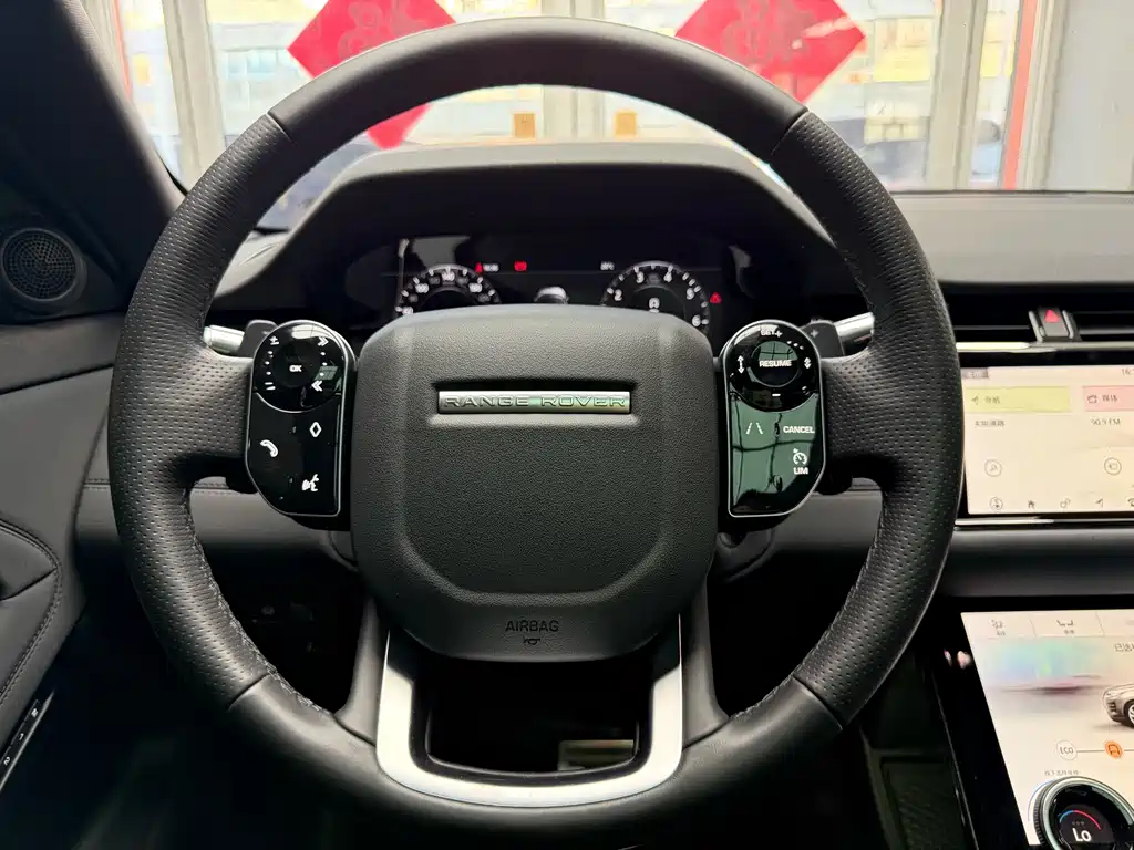 Land Rover Evoque 2021 — фото 44