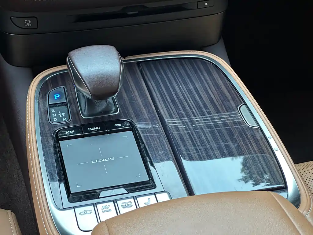 Lexus LS 2018 — фото 18