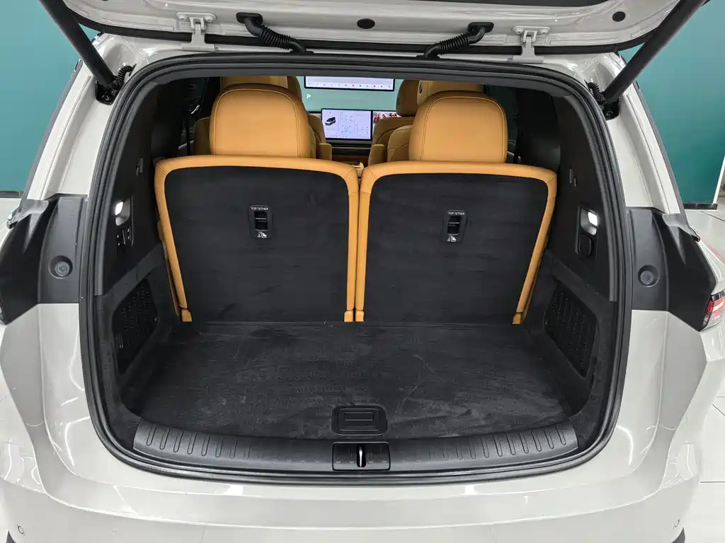 Li Auto i8 2025 — фото 14