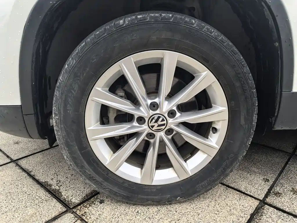 Volkswagen Tiguan 2019 — фото 16
