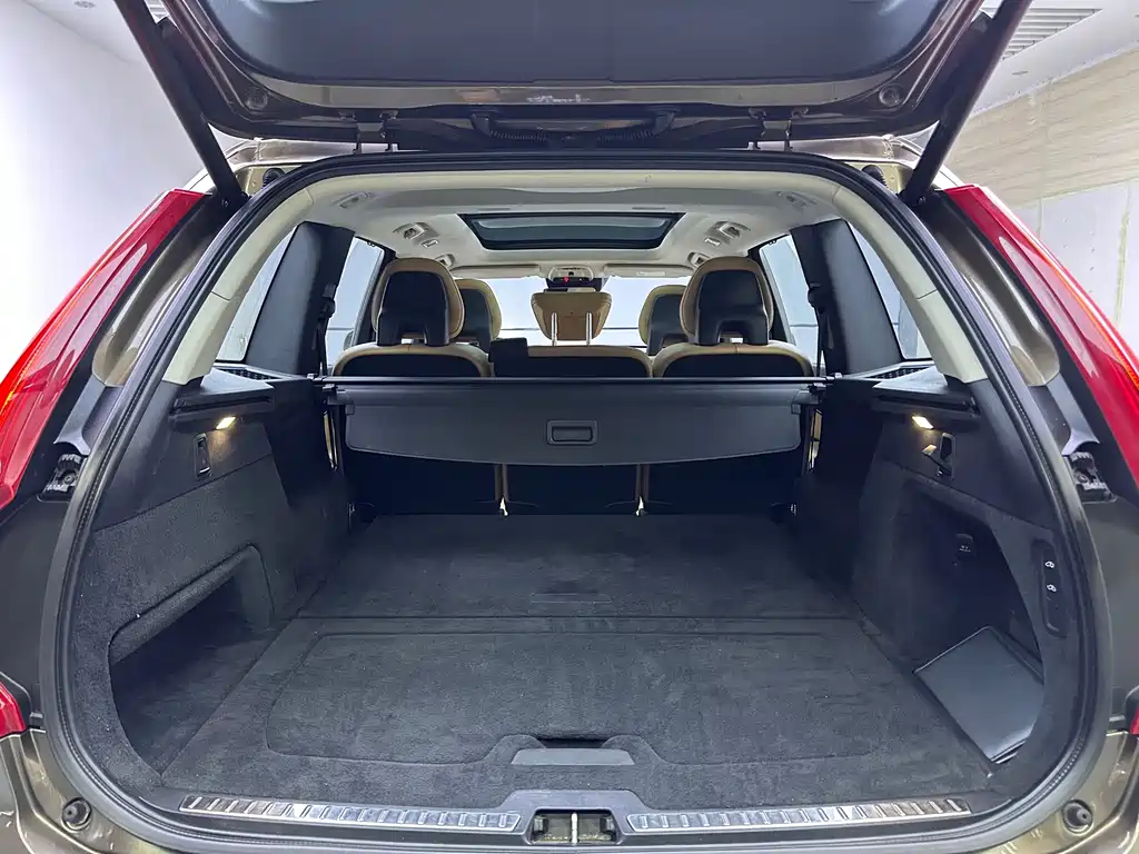 Volvo XC90 2015 — фото 14