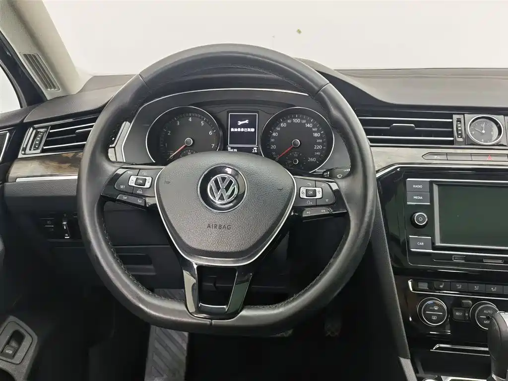 Volkswagen Magotan 2018 — фото 11