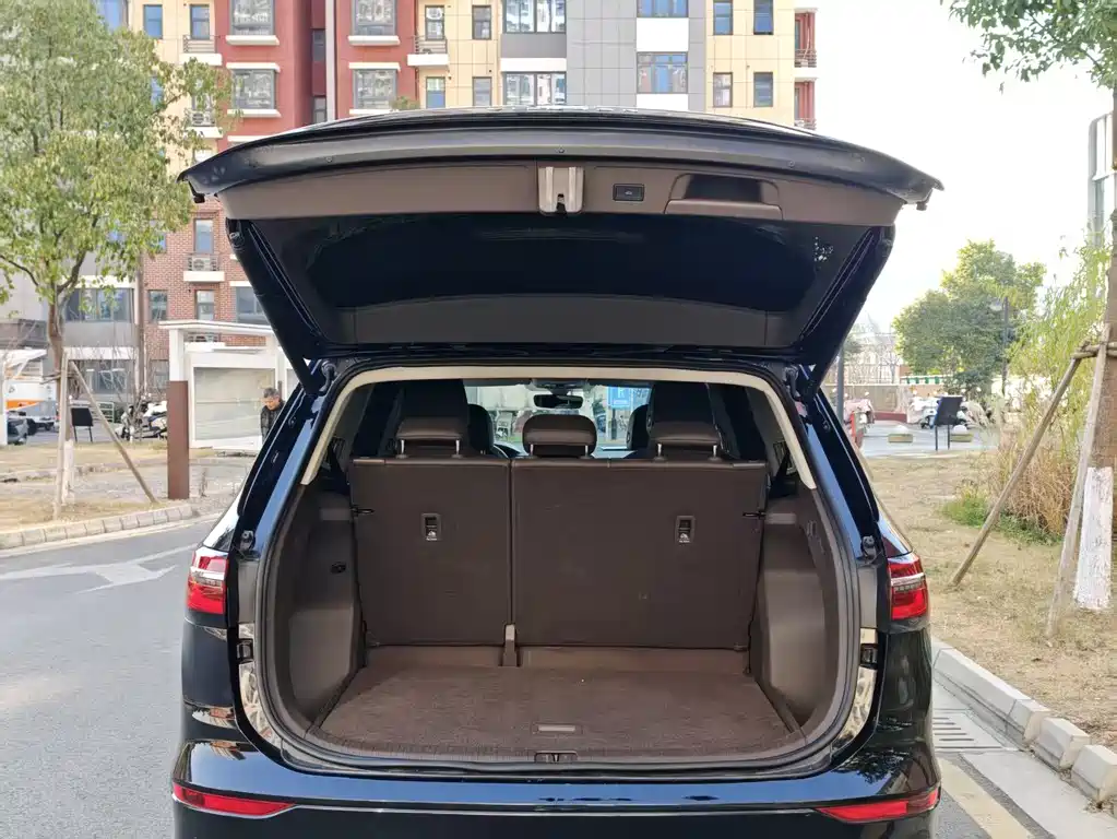 Volkswagen Viloran 2023 — фото 20
