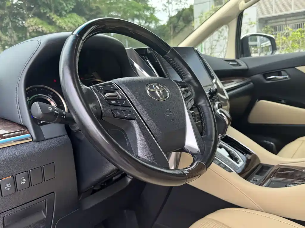 Toyota Alphard 2020 — фото 4