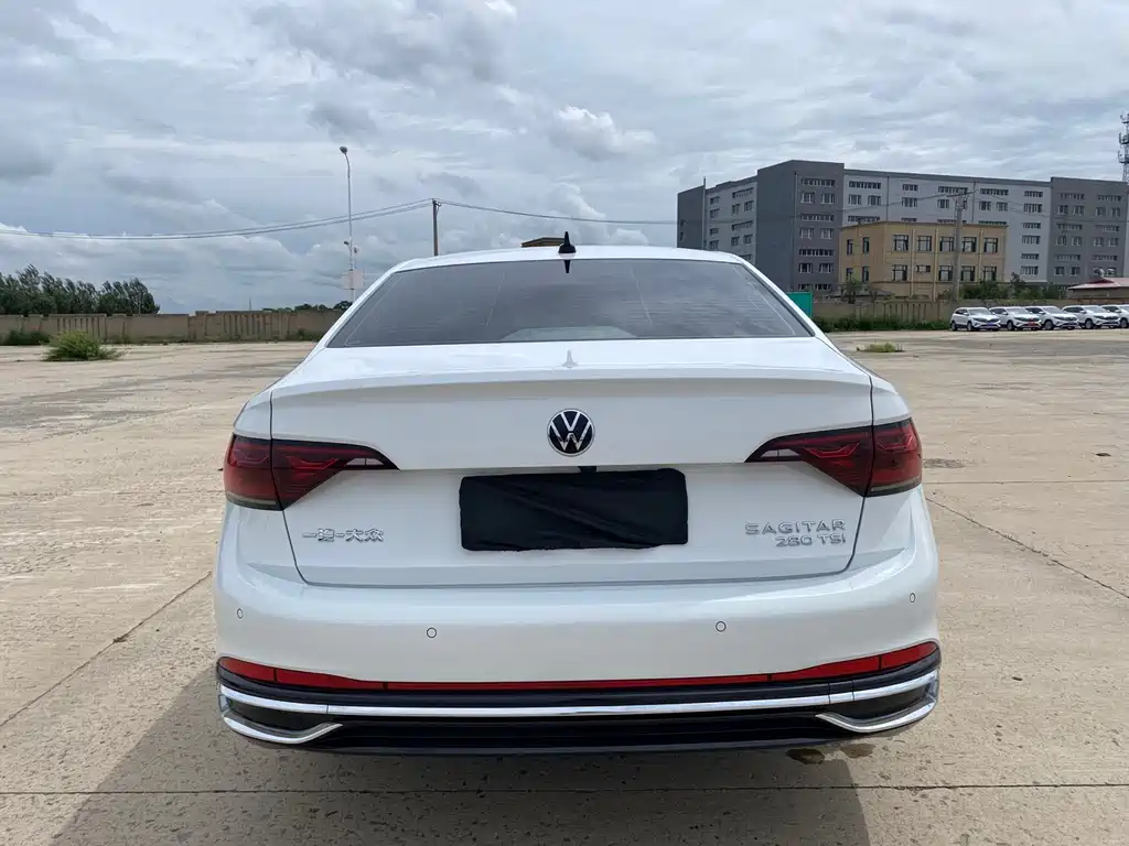 Volkswagen Sagitar 2022