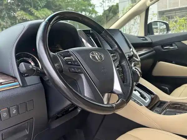 Toyota Alphard 2020