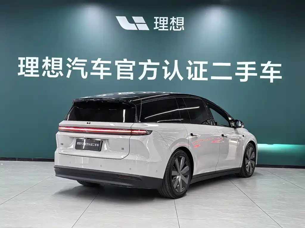 Li Auto i8 2025 — фото 18