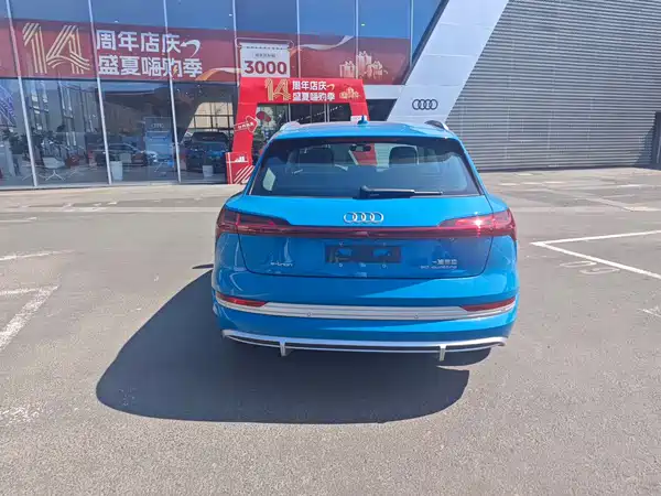 Audi e-tron 2025