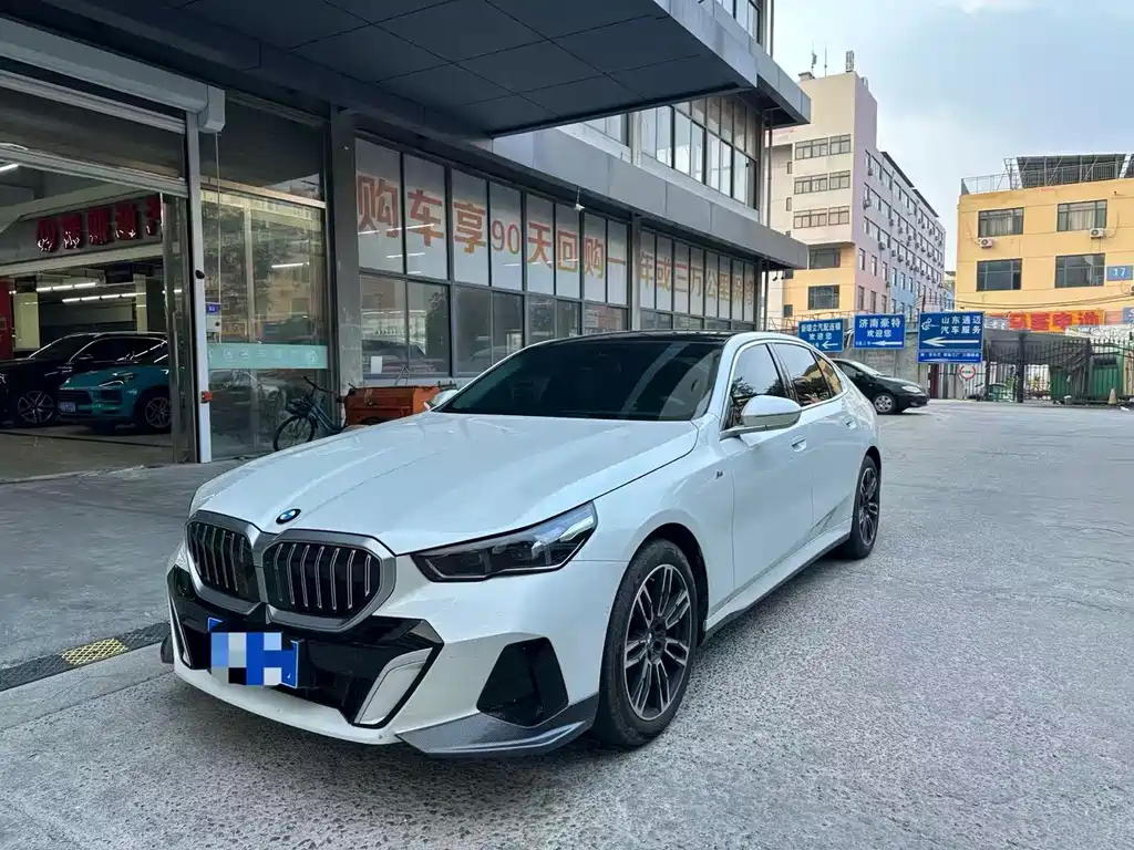 BMW 5 Series 2025