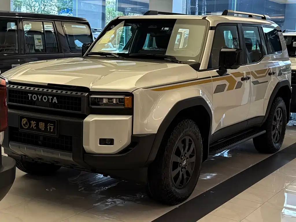 Toyota Prado — фото 1