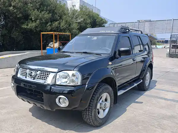 Nissan Paladin 2008